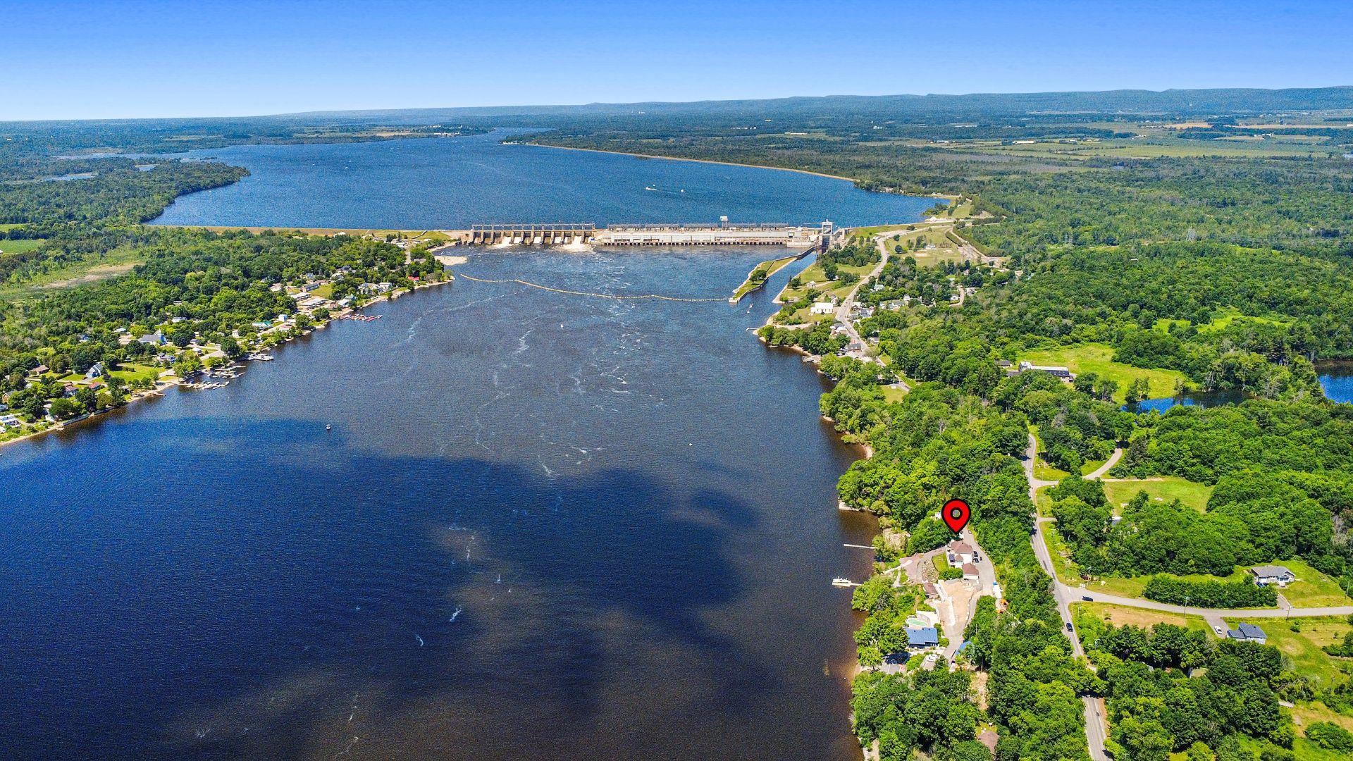 









50

 - 50A


Route du Long-Sault

,
Saint-André-d'Argenteuil,




QC
J0V1X0

