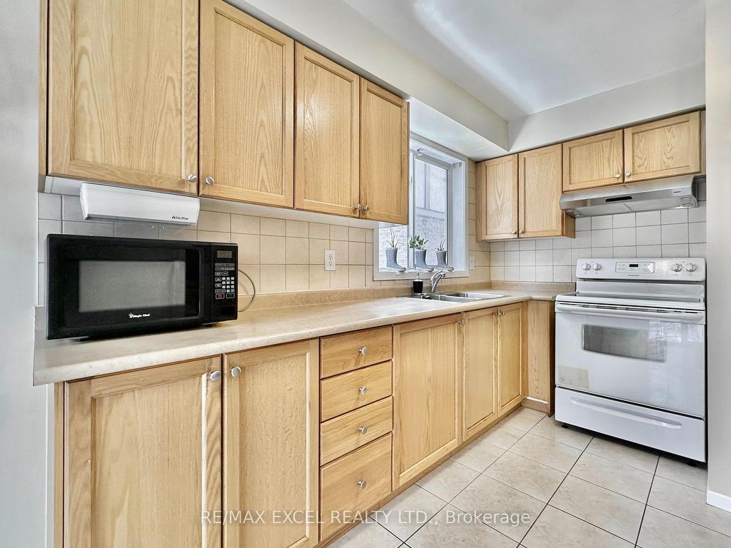 












40 New Port Way

,
Markham,




ON
L3T 5G4

