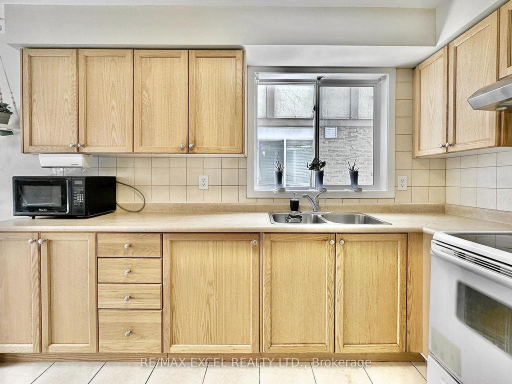 












40 New Port Way

,
Markham,




ON
L3T 5G4

