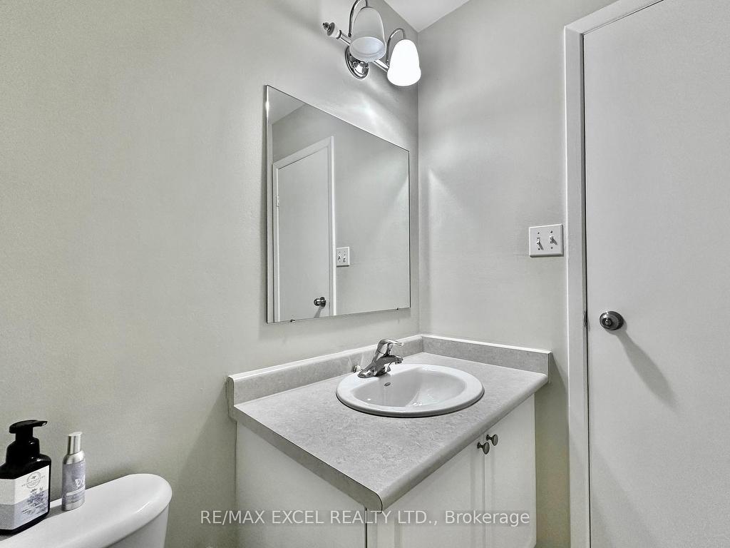 












40 New Port Way

,
Markham,




ON
L3T 5G4

