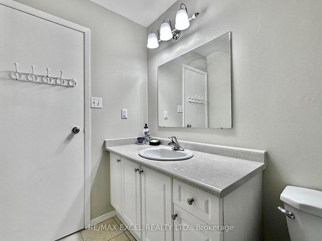 












40 New Port Way

,
Markham,




ON
L3T 5G4

