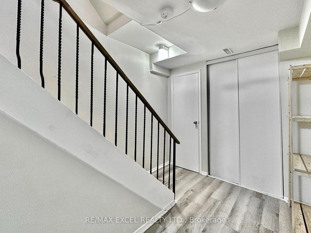 












40 New Port Way

,
Markham,




ON
L3T 5G4

