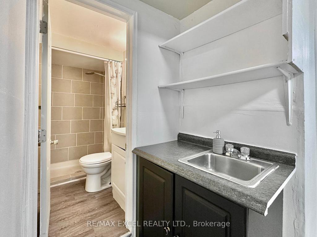 












40 New Port Way

,
Markham,




ON
L3T 5G4

