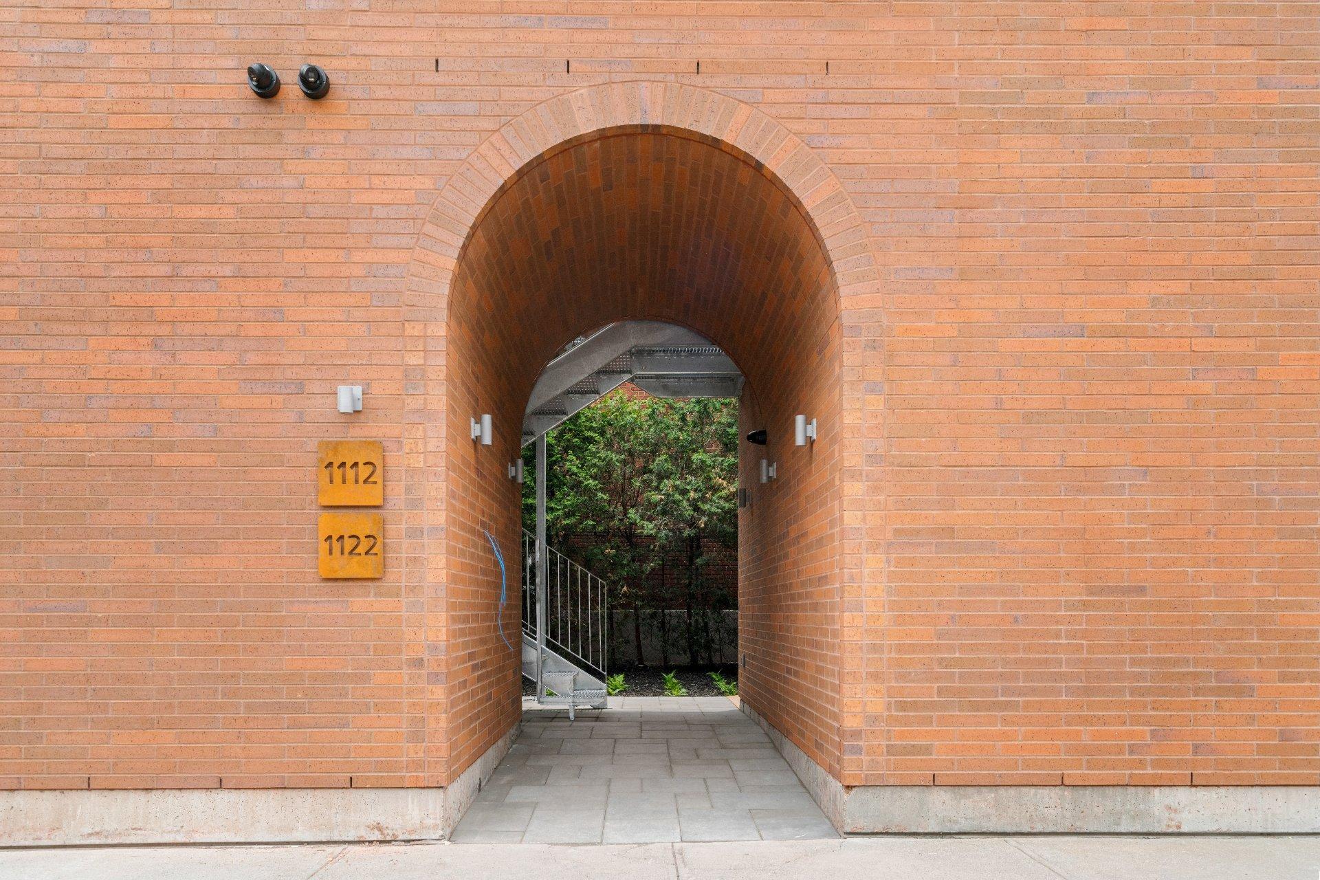 









1112


Rue de Bellechasse

,
Montréal (Rosemont/La Petite-Patrie),




QC
H2S1Y6


