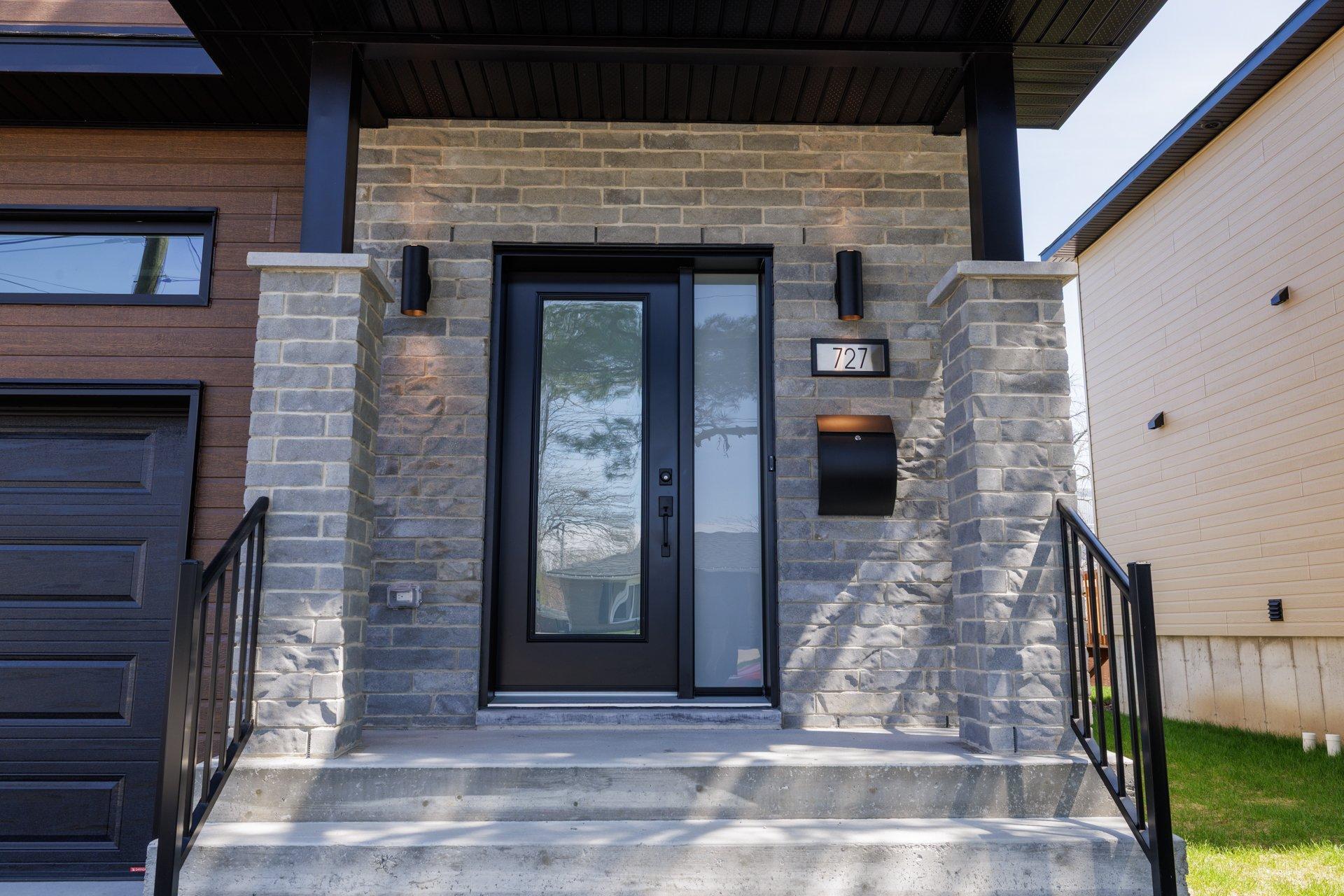 









727


Boul. Pine Beach

,
Dorval,




QC
H9P2L6

