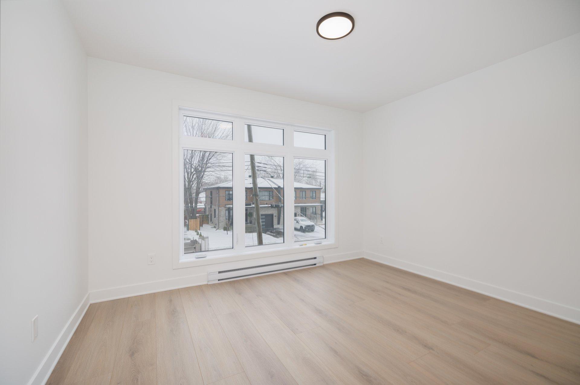 









727


Boul. Pine Beach

,
Dorval,




QC
H9P2L6

