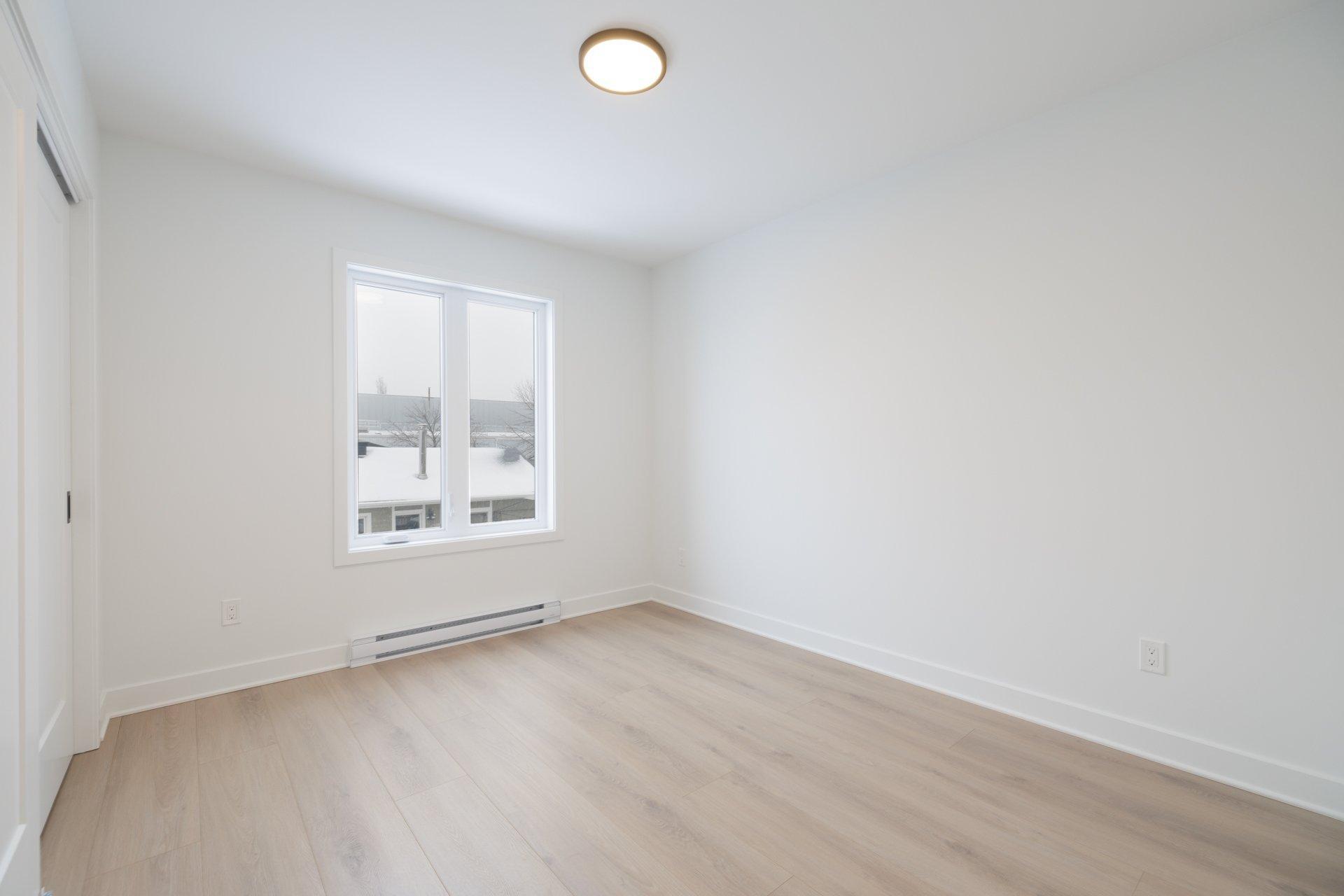 









727


Boul. Pine Beach

,
Dorval,




QC
H9P2L6

