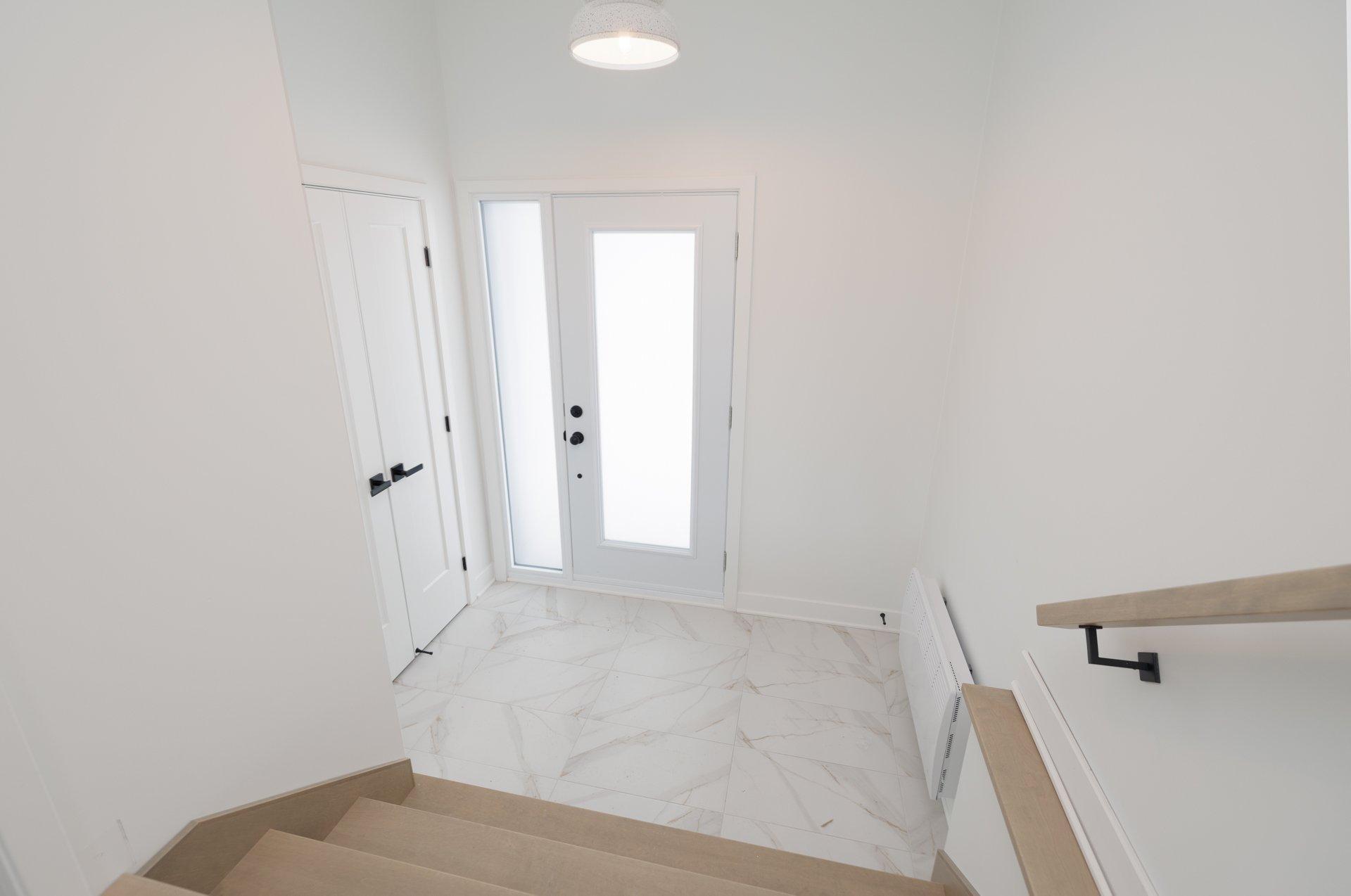 









727


Boul. Pine Beach

,
Dorval,




QC
H9P2L6

