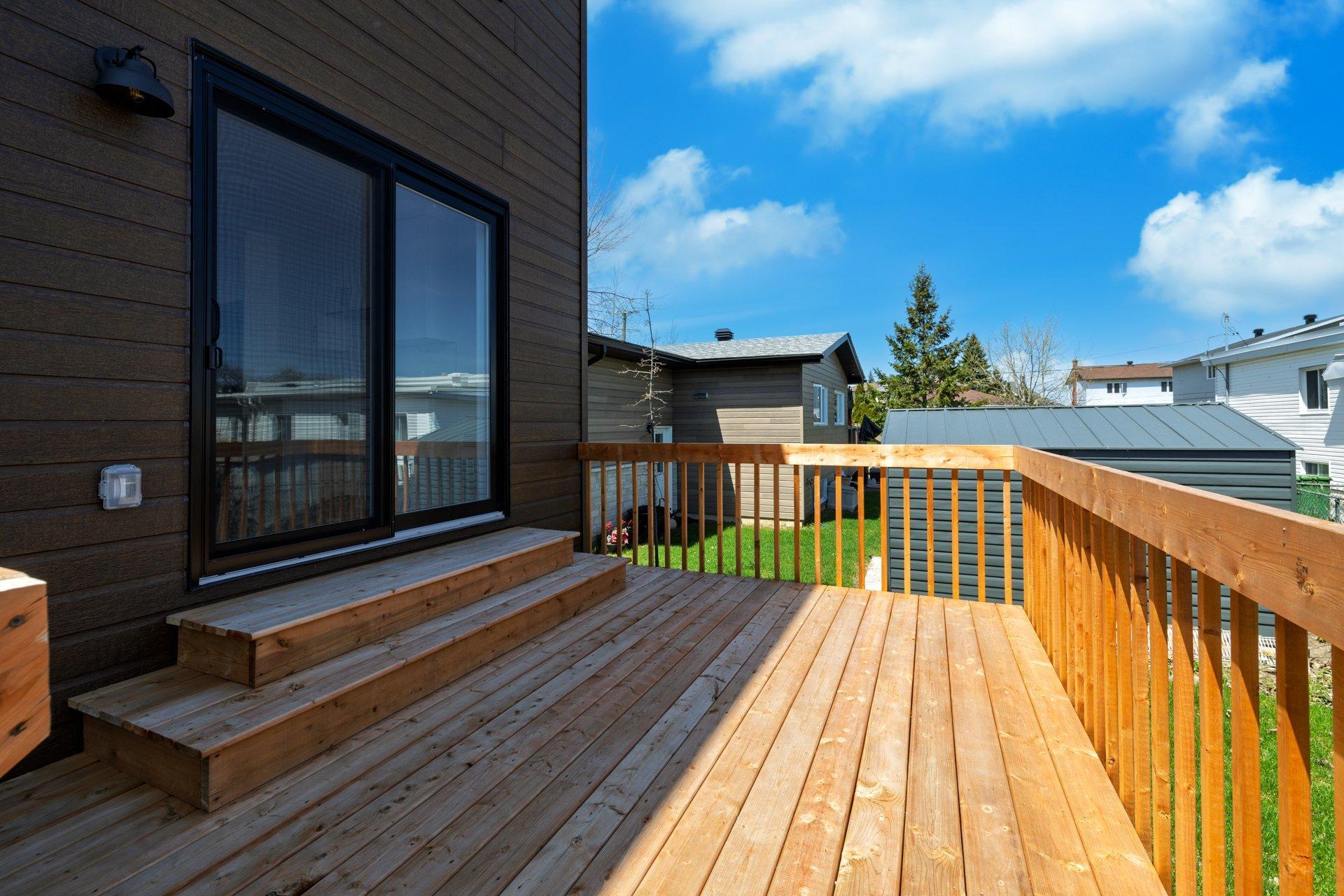 









727


Boul. Pine Beach

,
Dorval,




QC
H9P2L6

