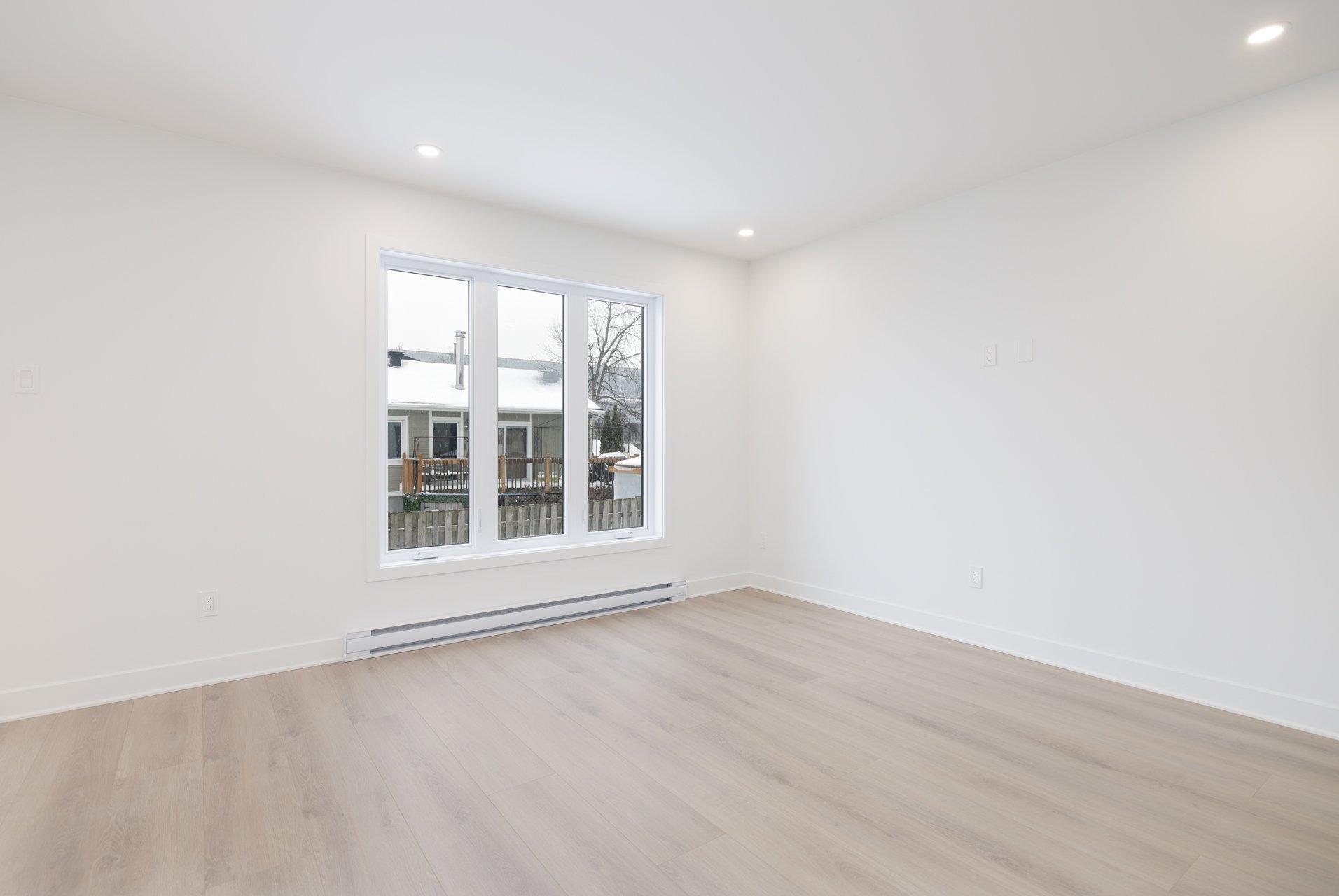 









727


Boul. Pine Beach

,
Dorval,




QC
H9P2L6

