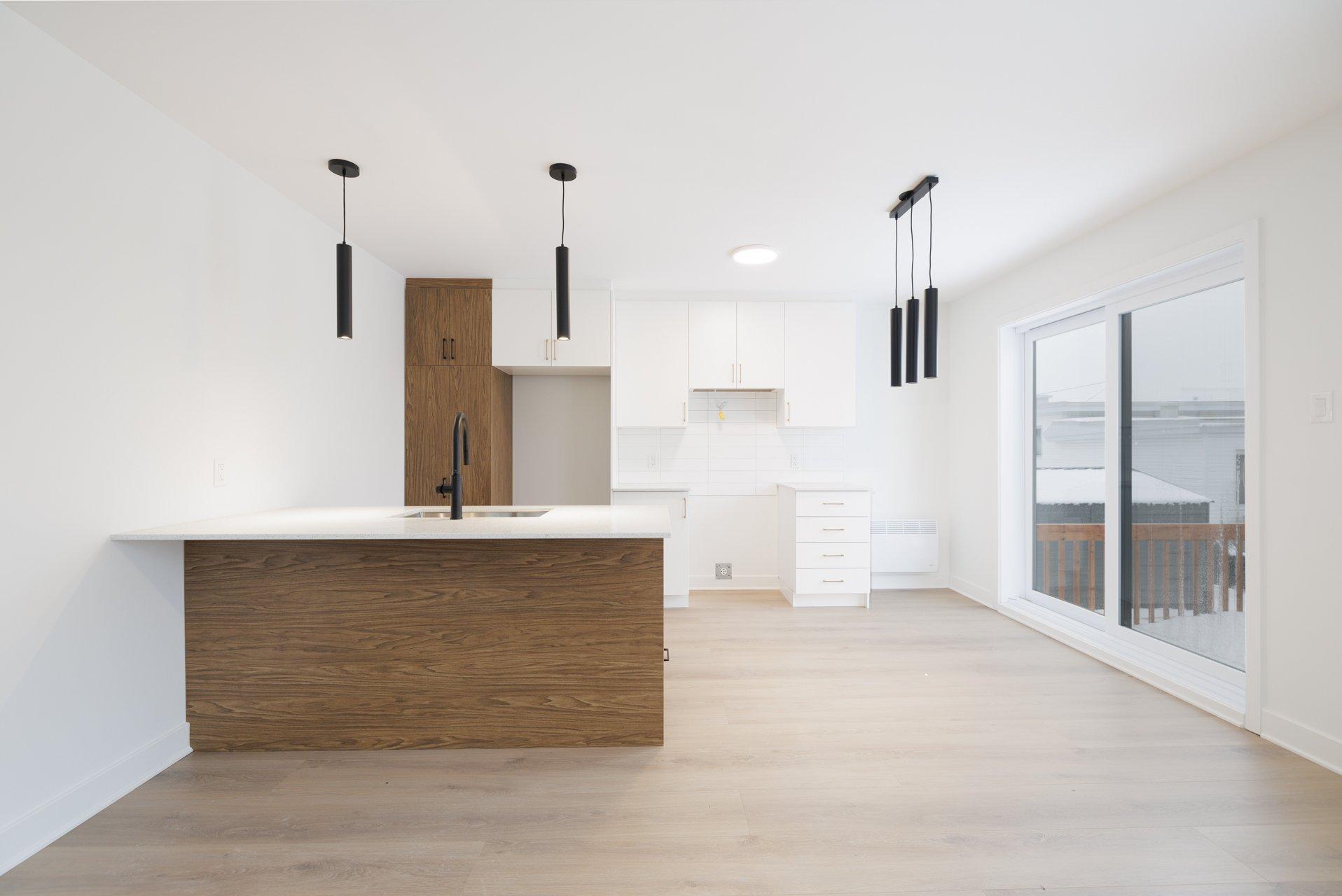 









727


Boul. Pine Beach

,
Dorval,




QC
H9P2L6

