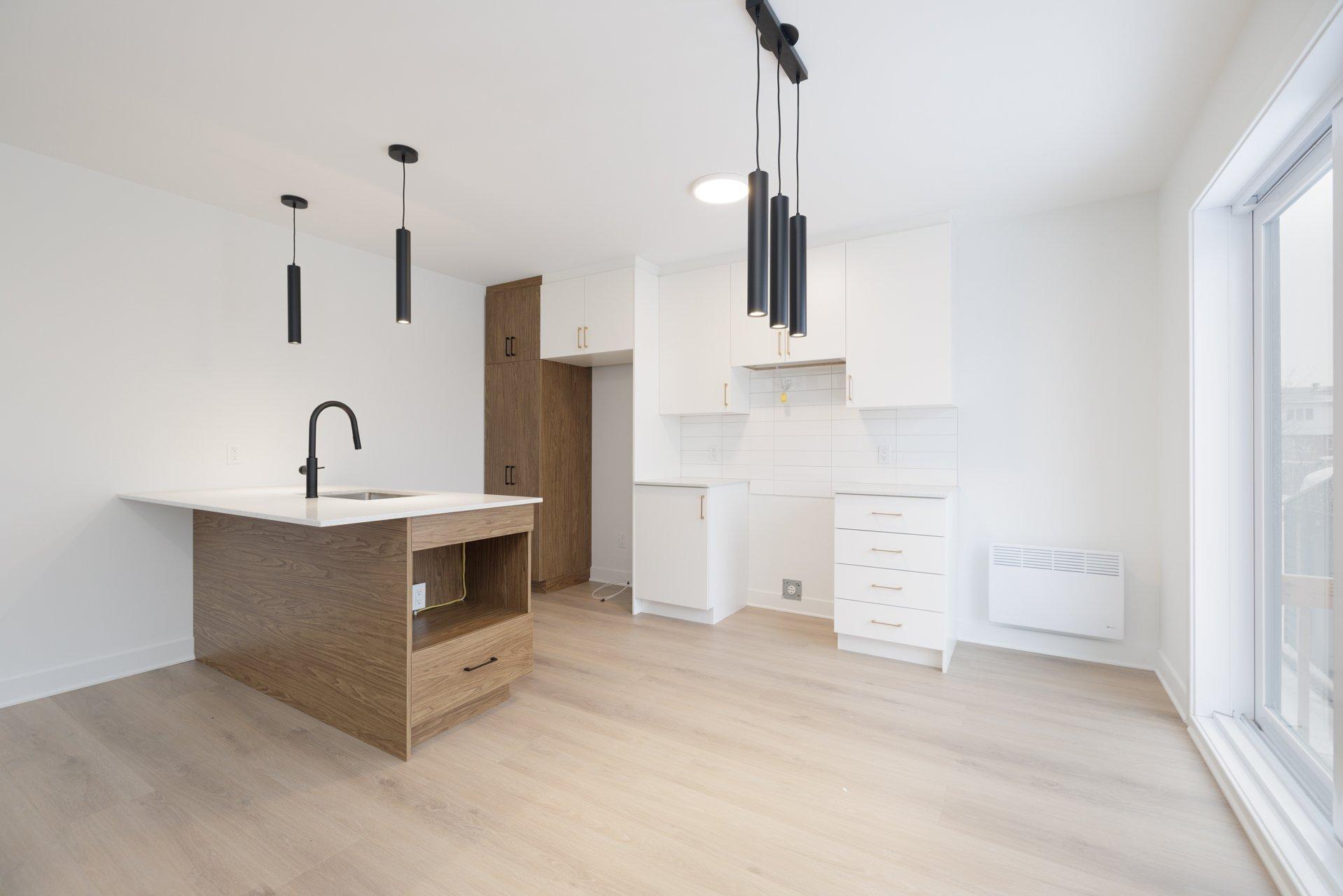 









727


Boul. Pine Beach

,
Dorval,




QC
H9P2L6

