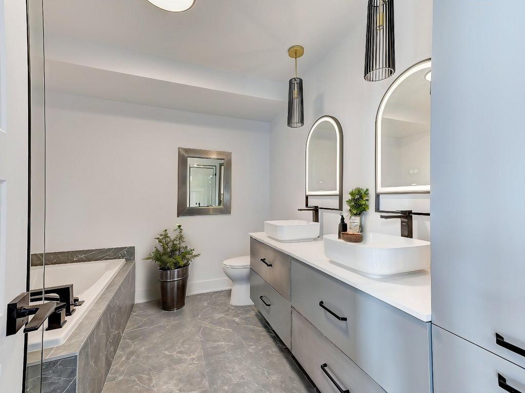 









4660Z


Rue de Châteauneuf

,
Brossard,




QC
J4Z0S9

