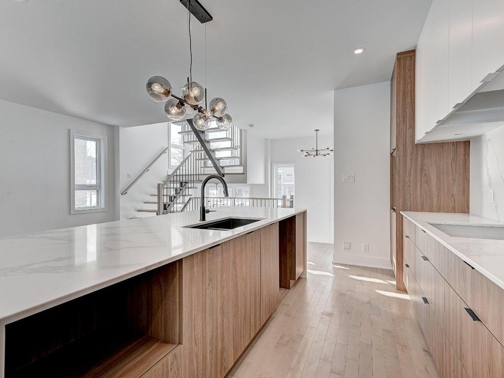 









4660Z


Rue de Châteauneuf

,
Brossard,




QC
J4Z0S9

