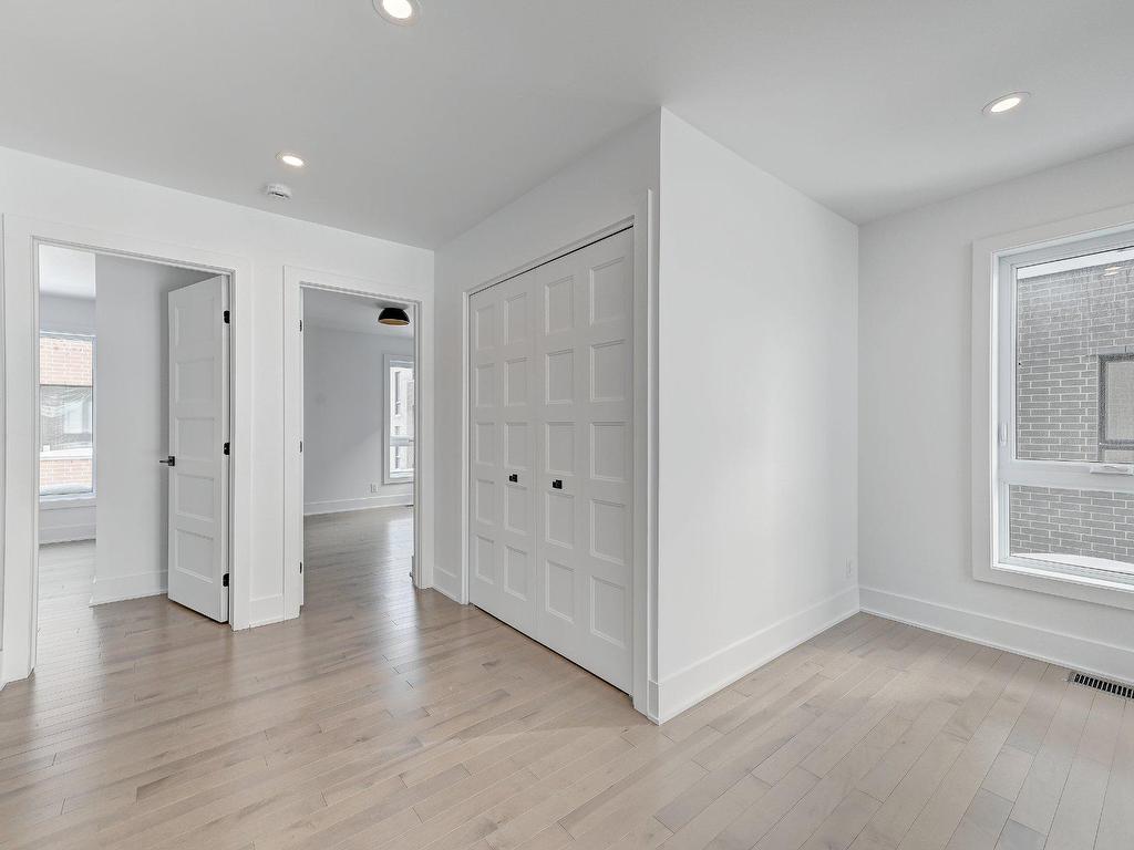 









4660


Rue de Châteauneuf

,
Brossard,




QC
J4Z0S9

