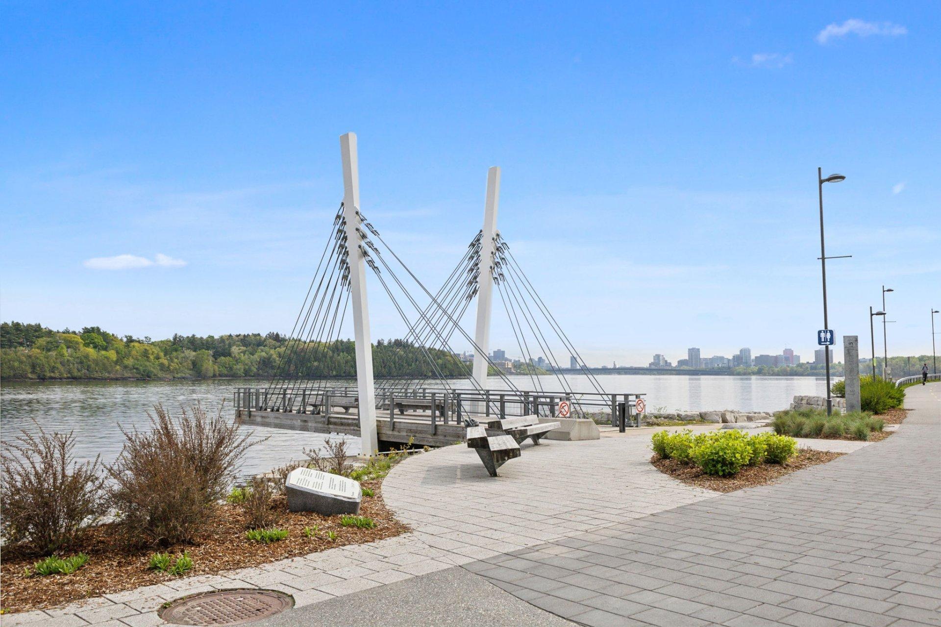 









1035


Rue Jacques-Cartier

,
Gatineau (Gatineau),




QC
J8T2W3

