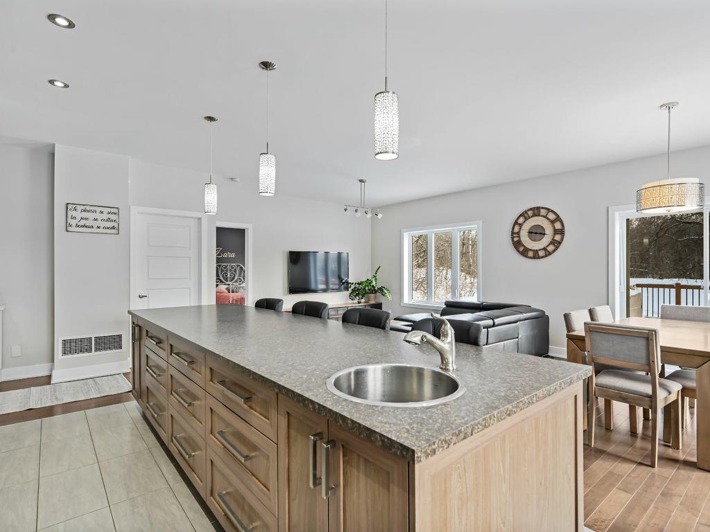 









1312


Route 235

,
Saint-Ignace-de-Stanbridge,




QC
J0J1Y0

