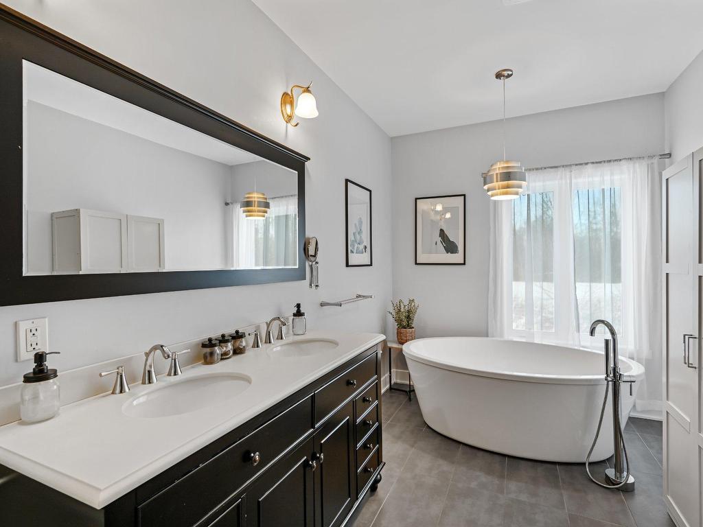 









1312


Route 235

,
Saint-Ignace-de-Stanbridge,




QC
J0J1Y0

