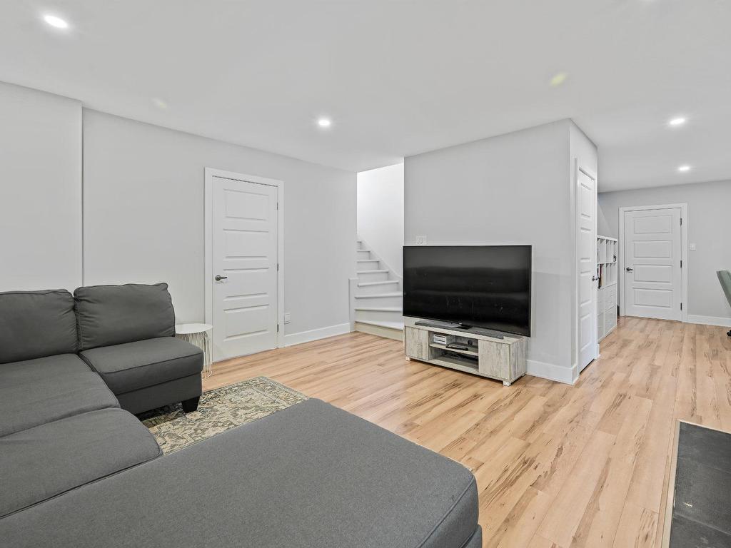 









1312


Route 235

,
Saint-Ignace-de-Stanbridge,




QC
J0J1Y0

