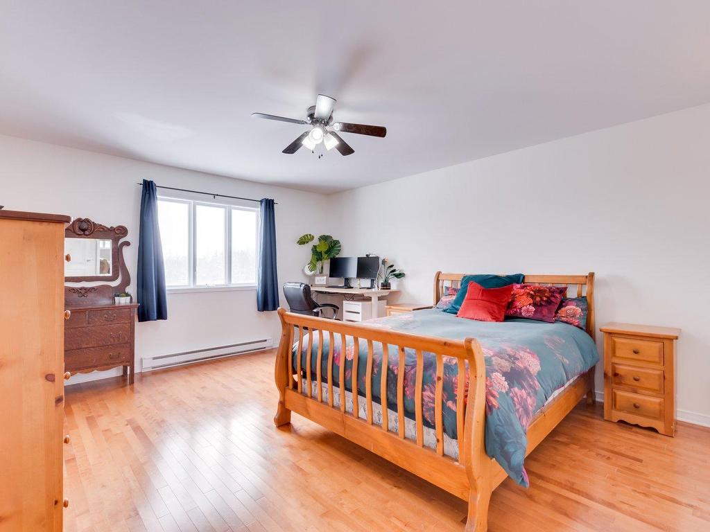 









156


Ch. de Chambord

,
Gatineau (Gatineau),




QC
J8R3H2

