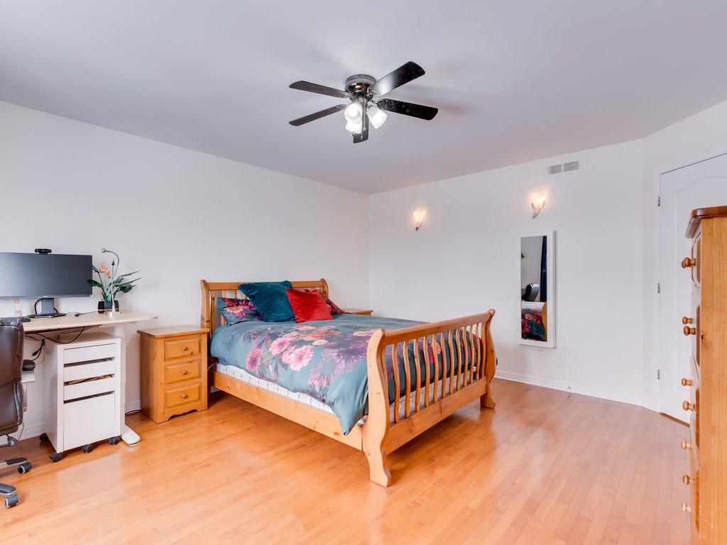









156


Ch. de Chambord

,
Gatineau (Gatineau),




QC
J8R3H2

