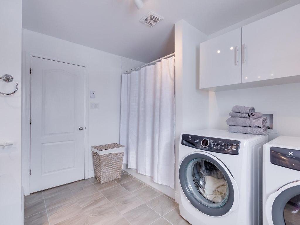 









156


Ch. de Chambord

,
Gatineau (Gatineau),




QC
J8R3H2

