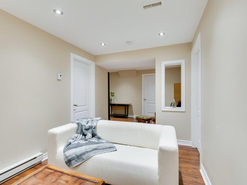 









156


Ch. de Chambord

,
Gatineau (Gatineau),




QC
J8R3H2

