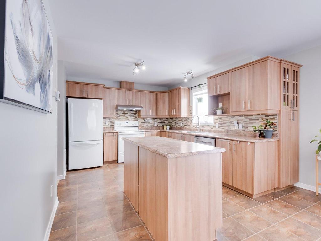 









156


Ch. de Chambord

,
Gatineau (Gatineau),




QC
J8R3H2

