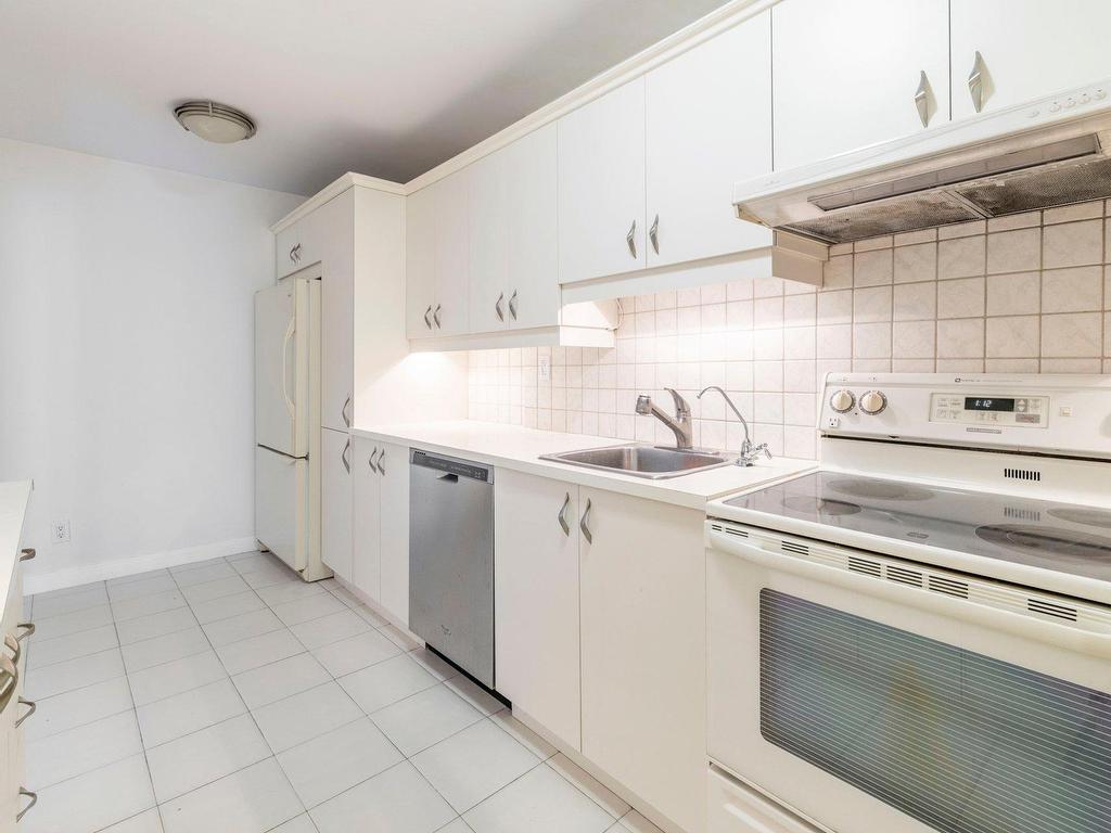 









3455


Rue Drummond

, 501,
Montréal (Ville-Marie),




QC
H3G2R6

