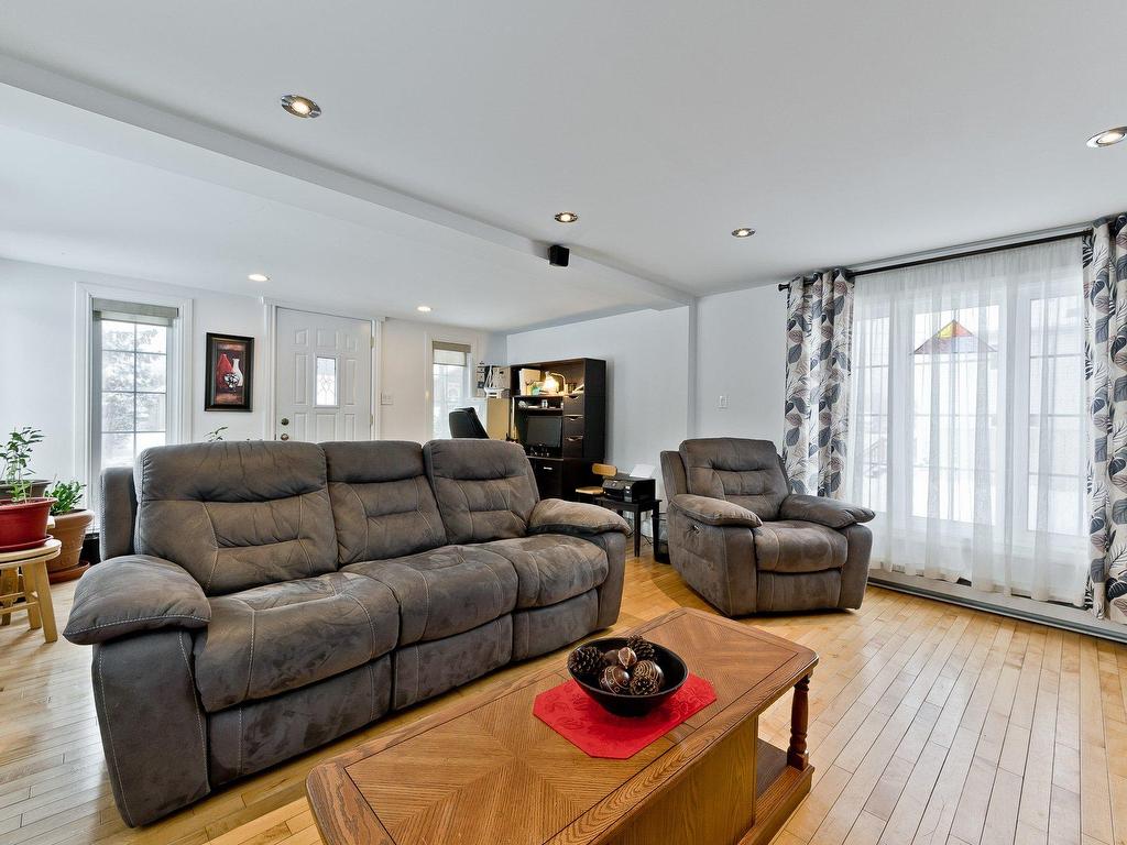 









225


Av. du Parc

,
Sherbrooke (Brompton/Rock Forest/Saint-Élie/Deauville),




QC
J1N3M5

