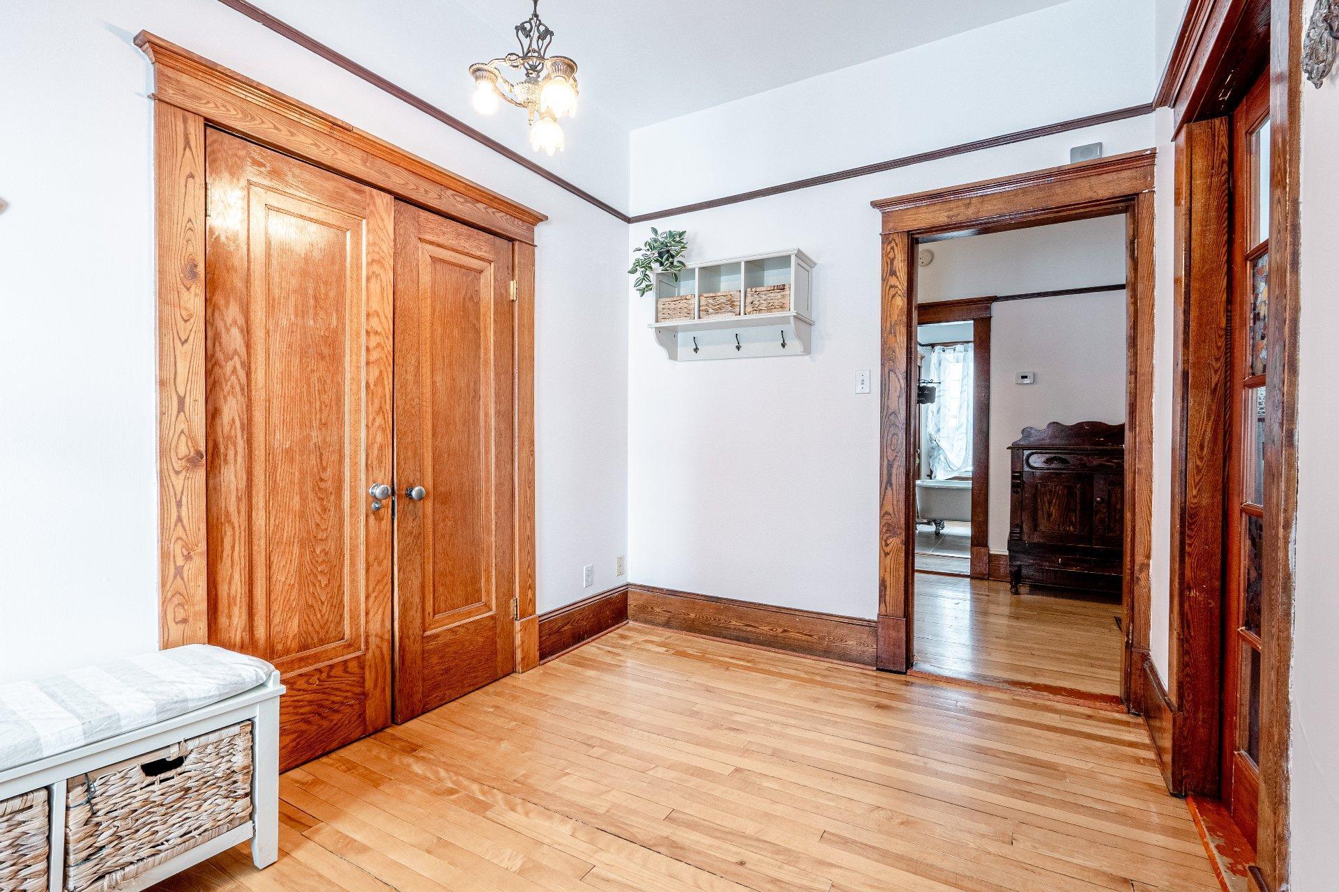 









1553


Rue Principale

,
Lawrenceville,




QC
J0E1W0

