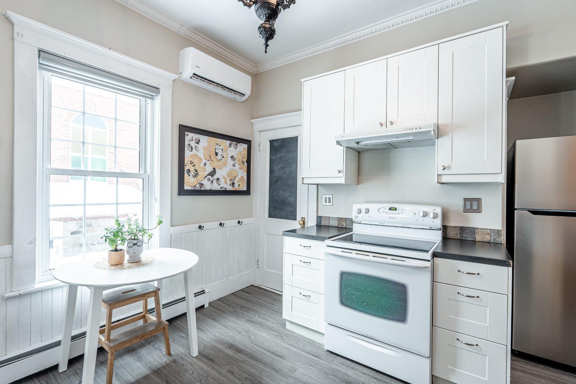 









1553


Rue Principale

,
Lawrenceville,




QC
J0E1W0

