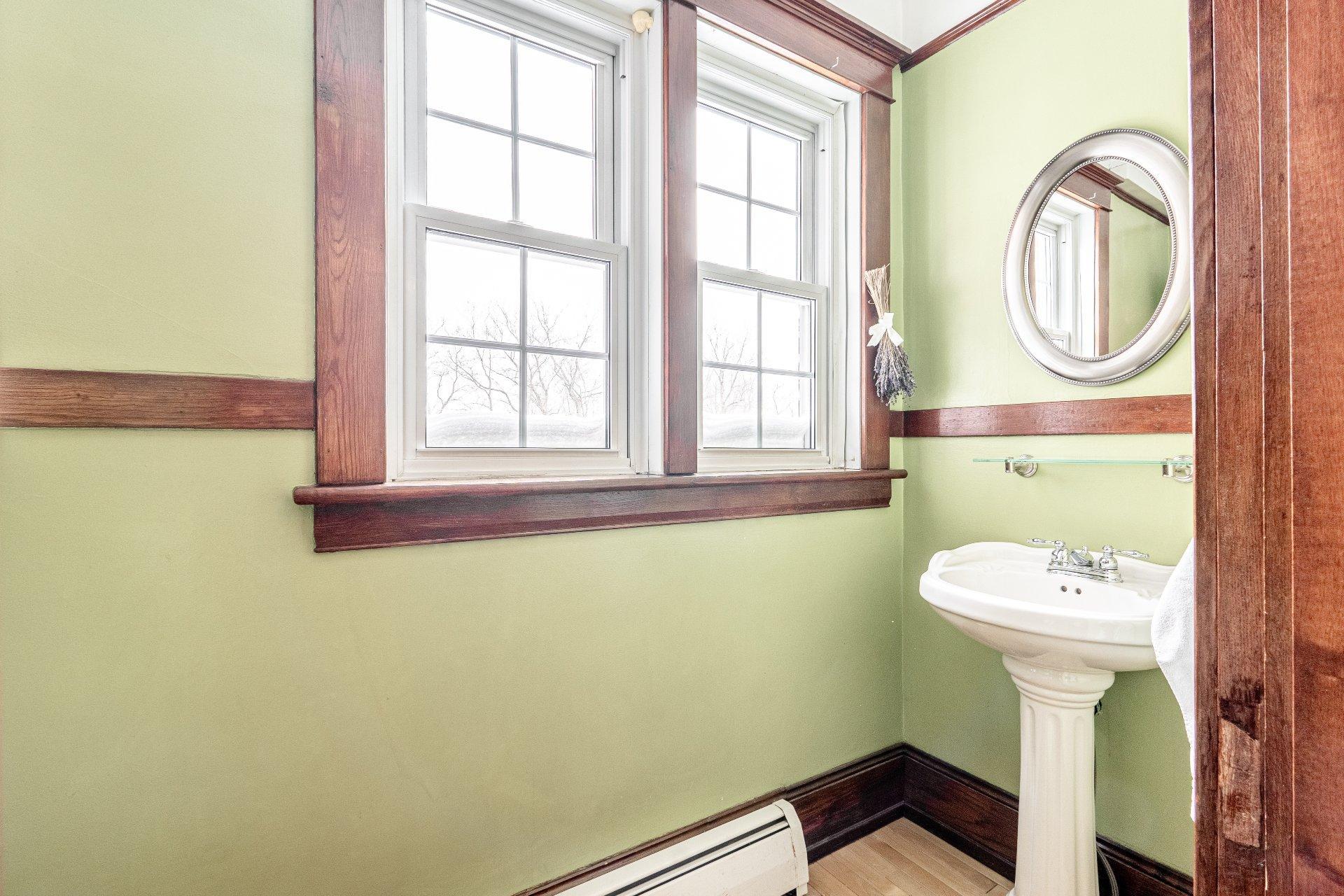 









1553


Rue Principale

,
Lawrenceville,




QC
J0E1W0

