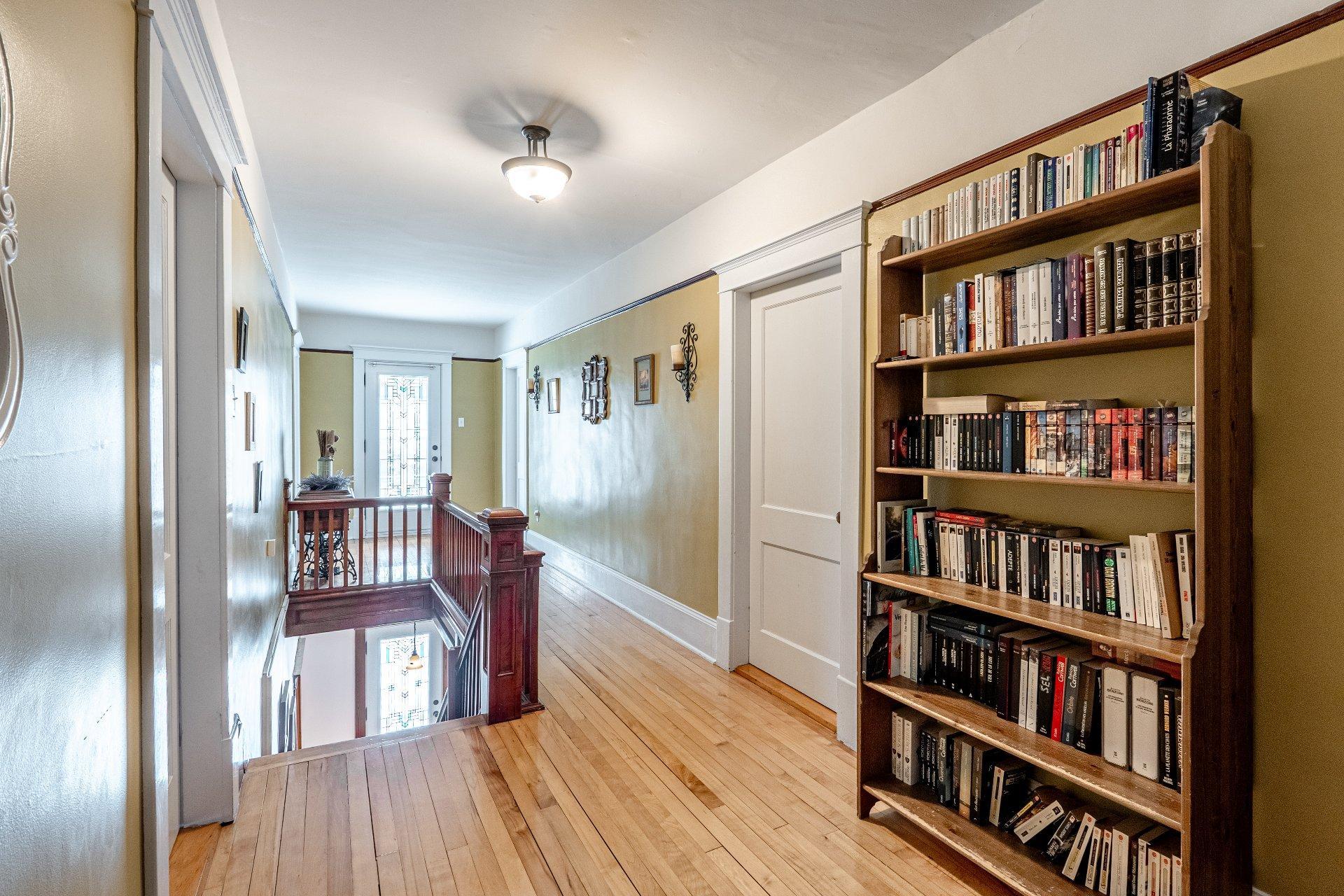 









1553


Rue Principale

,
Lawrenceville,




QC
J0E1W0


