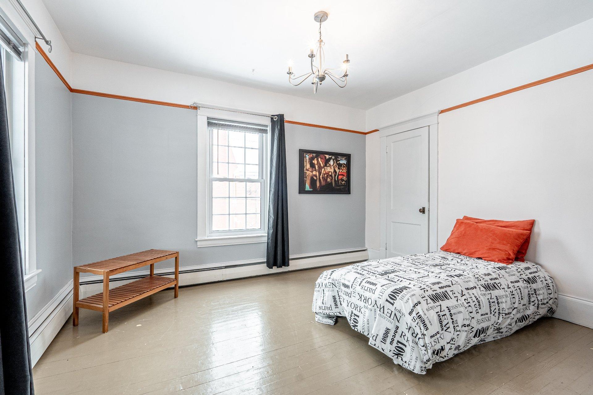 









1553


Rue Principale

,
Lawrenceville,




QC
J0E1W0

