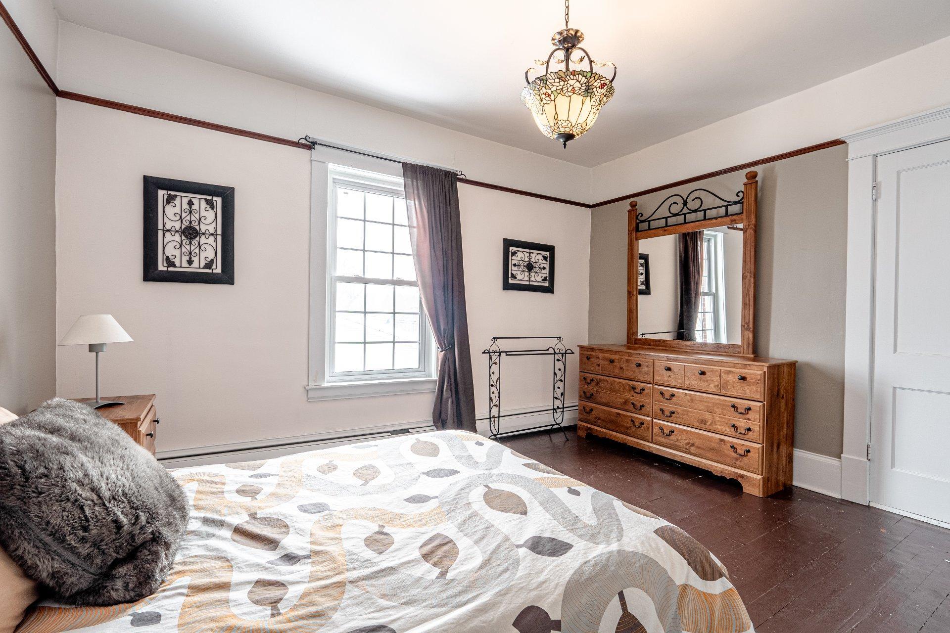 









1553


Rue Principale

,
Lawrenceville,




QC
J0E1W0

