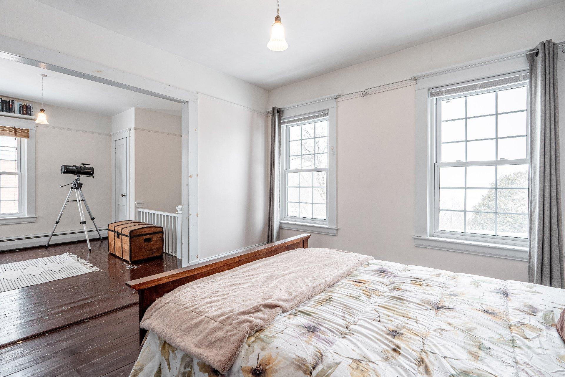









1553


Rue Principale

,
Lawrenceville,




QC
J0E1W0

