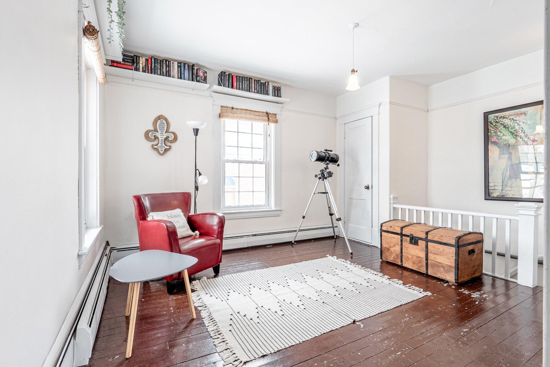 









1553


Rue Principale

,
Lawrenceville,




QC
J0E1W0

