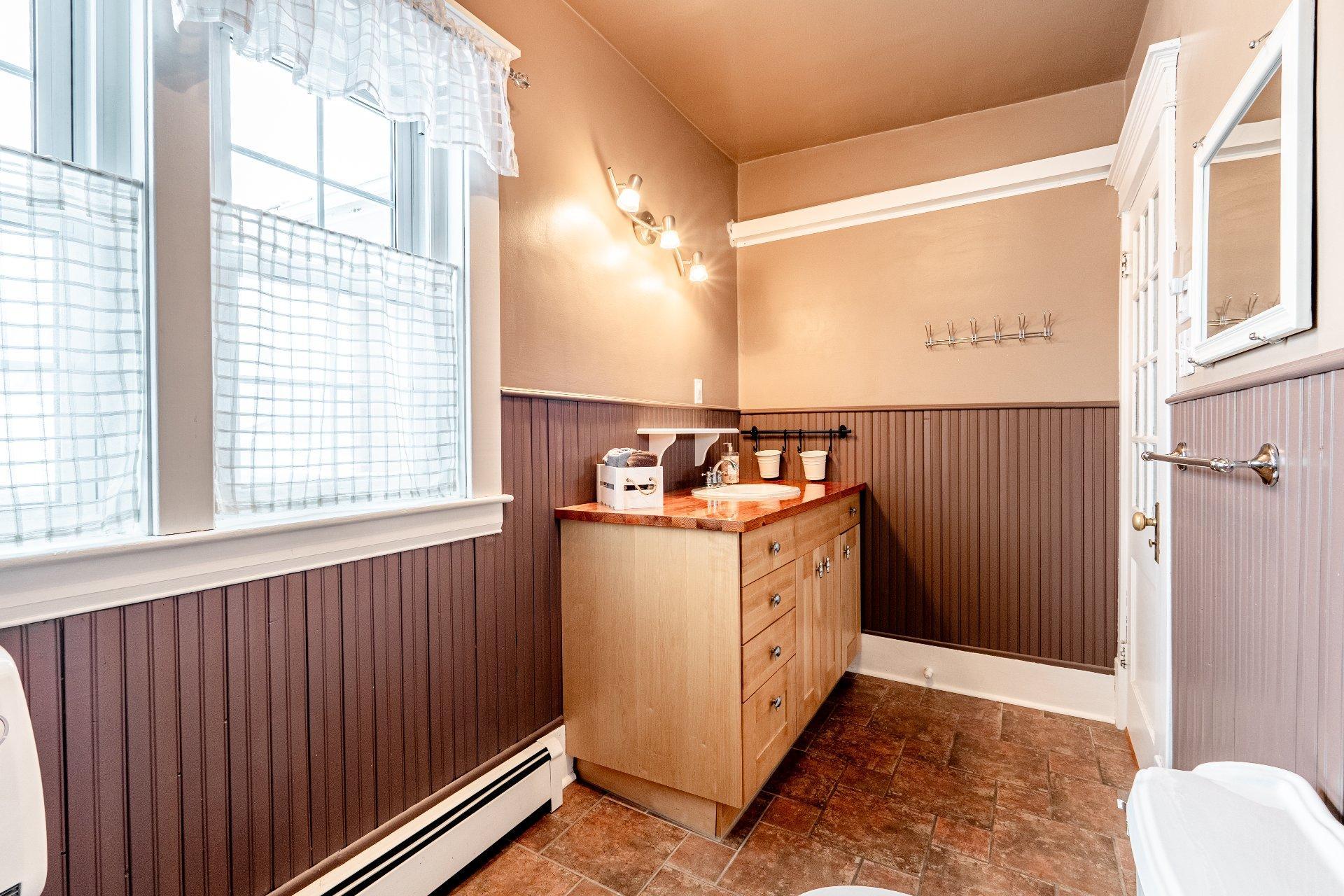 









1553


Rue Principale

,
Lawrenceville,




QC
J0E1W0


