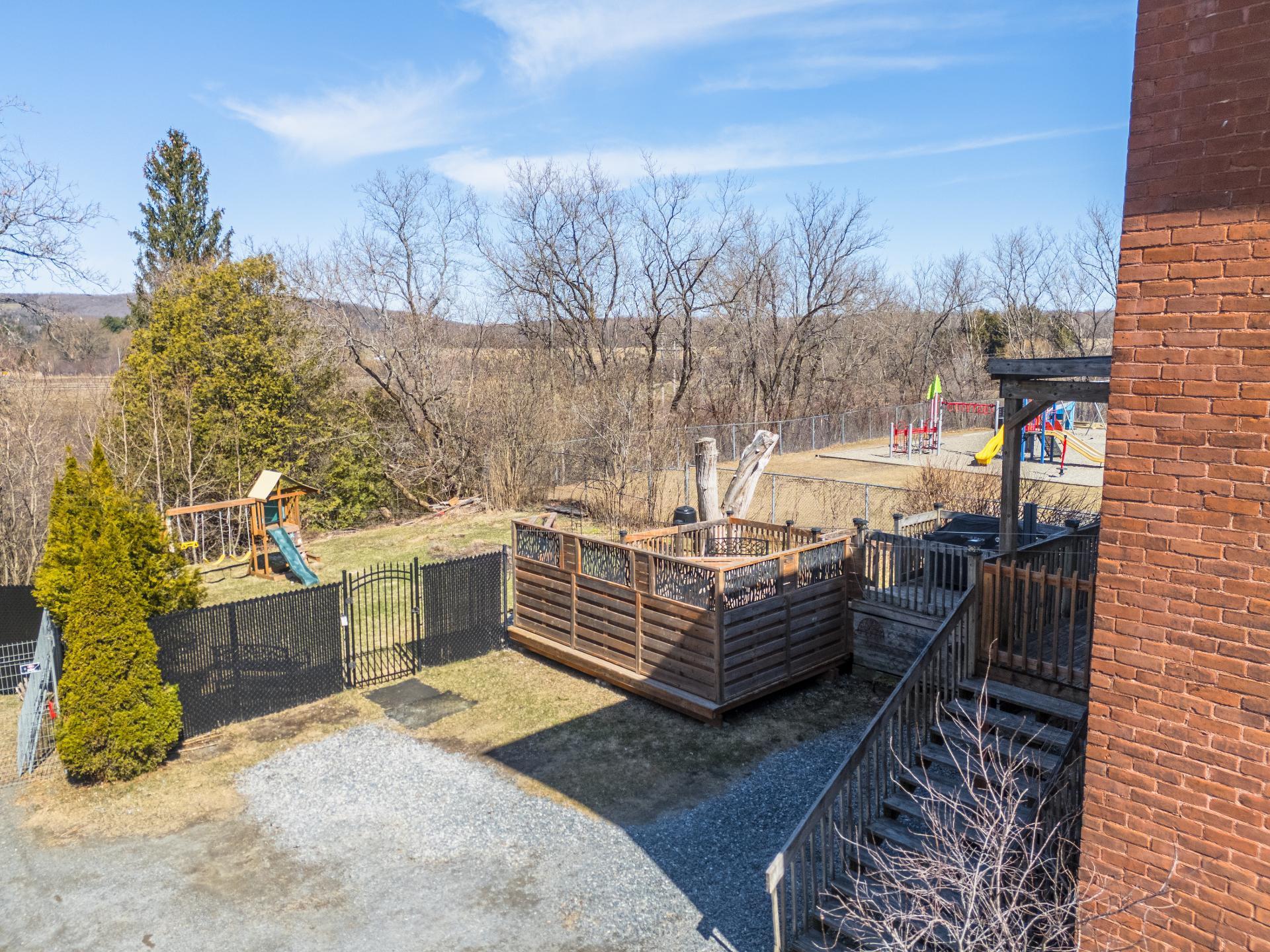 









1553


Rue Principale

,
Lawrenceville,




QC
J0E1W0


