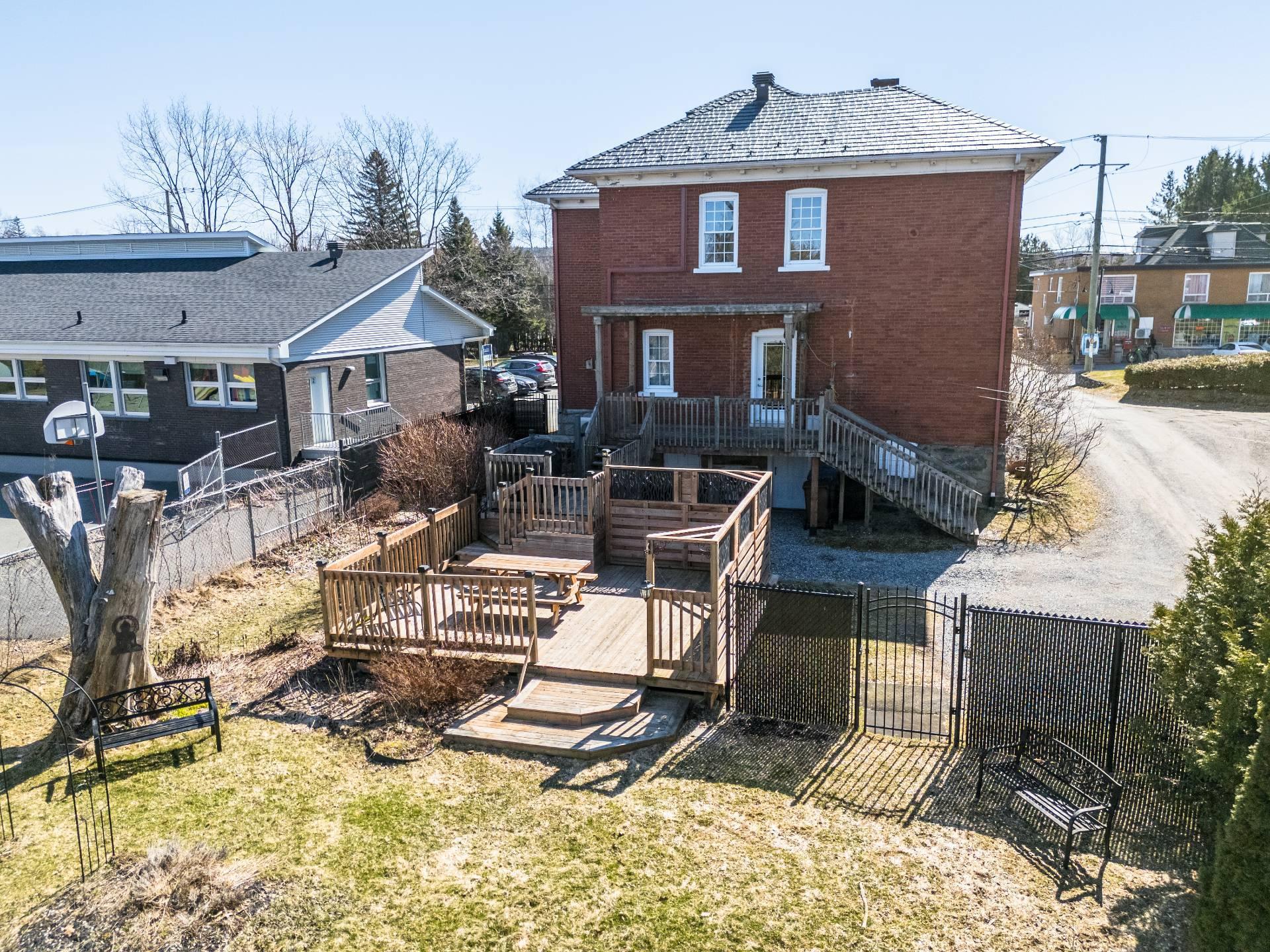 









1553


Rue Principale

,
Lawrenceville,




QC
J0E1W0

