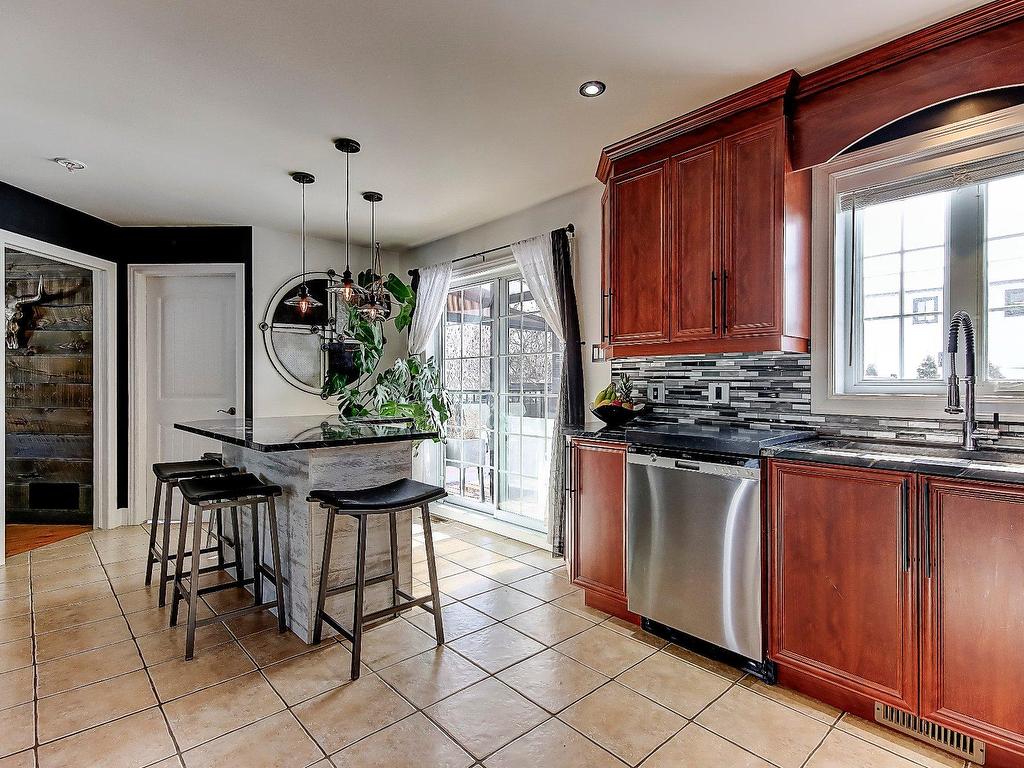 









153


Rue des Cerisiers

,
Saint-Jean-sur-Richelieu,




QC
J2X4R8

