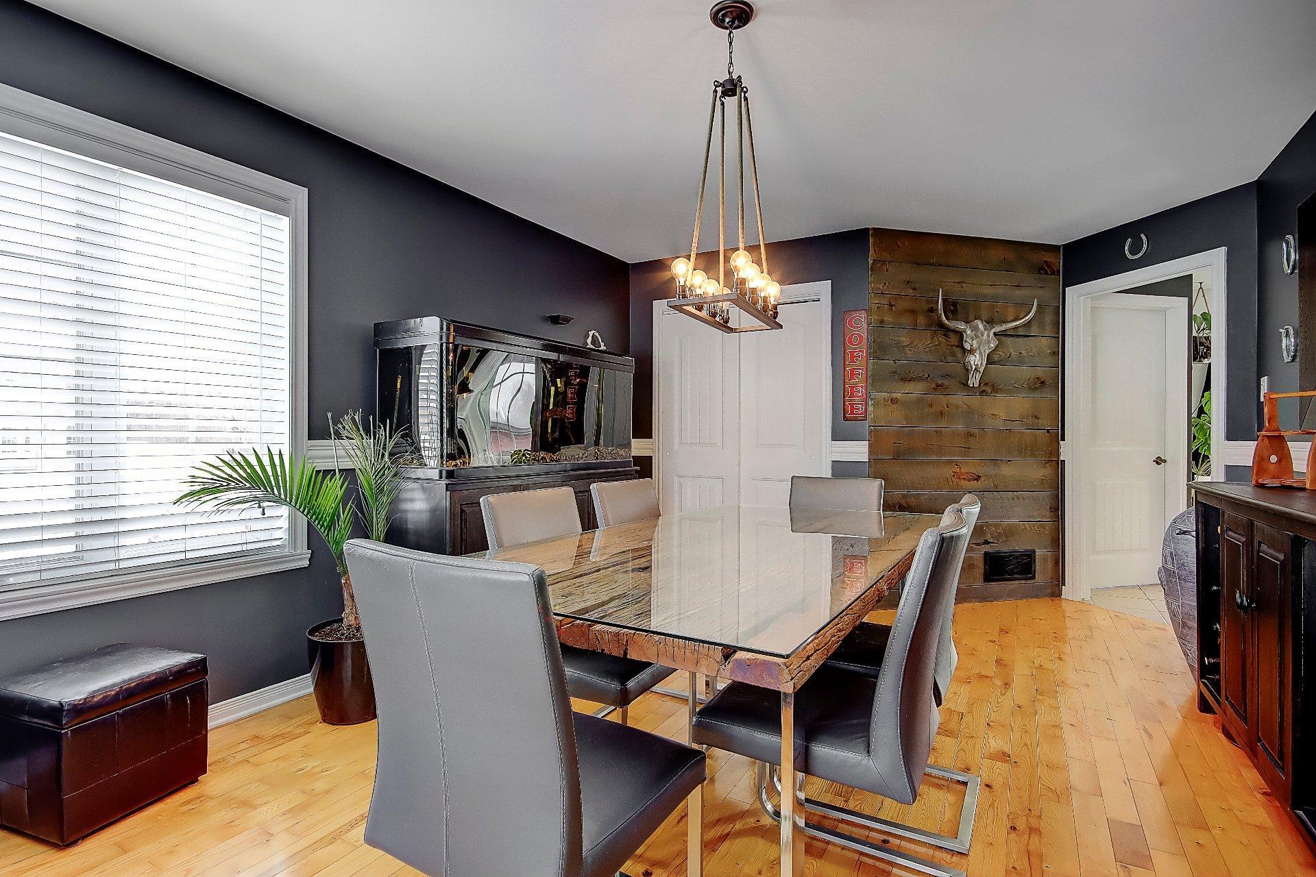 









153


Rue des Cerisiers

,
Saint-Jean-sur-Richelieu,




QC
J2X4R8

