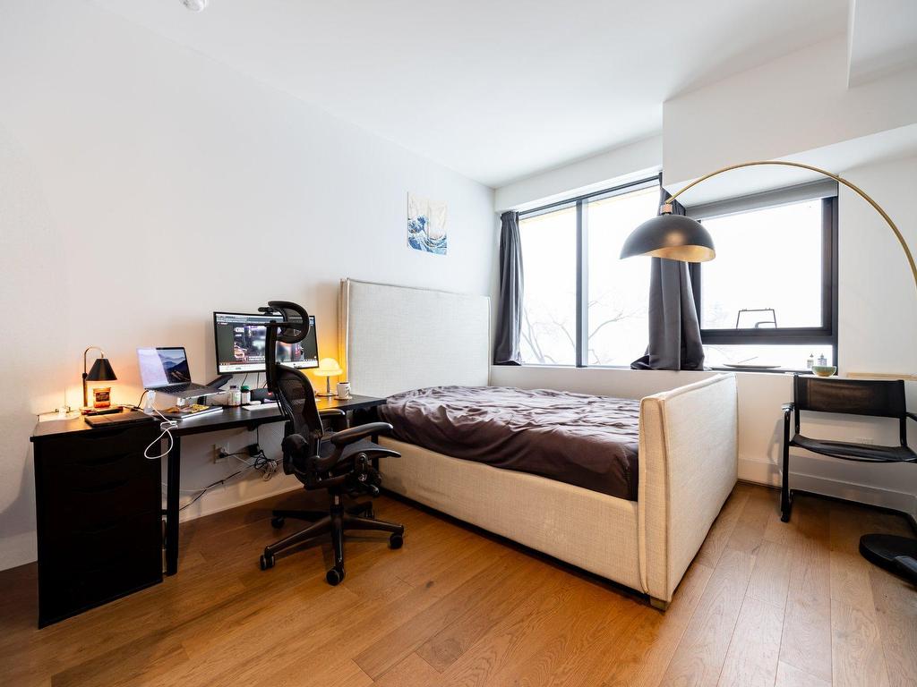 









1


Boul. De Maisonneuve O.

, 417,
Montréal (Ville-Marie),




QC
H2X0E3

