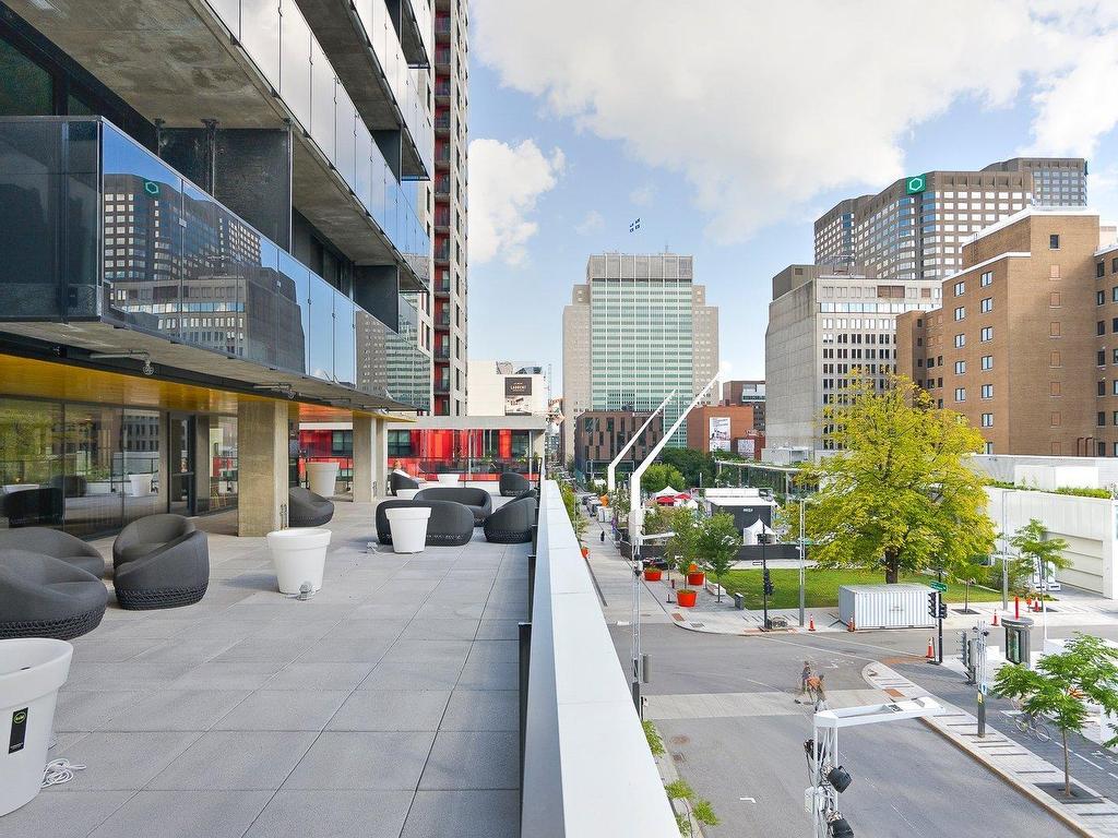 









1


Boul. De Maisonneuve O.

, 417,
Montréal (Ville-Marie),




QC
H2X0E3

