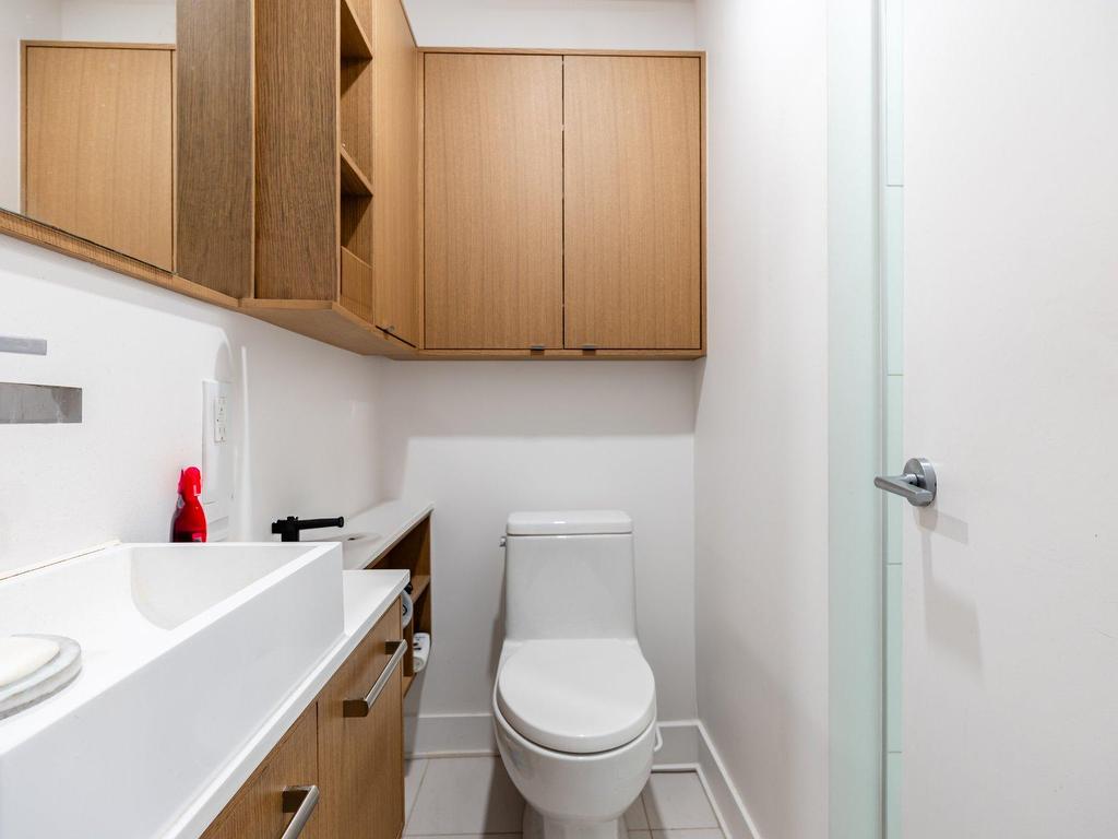 









1


Boul. De Maisonneuve O.

, 417,
Montréal (Ville-Marie),




QC
H2X0E3

