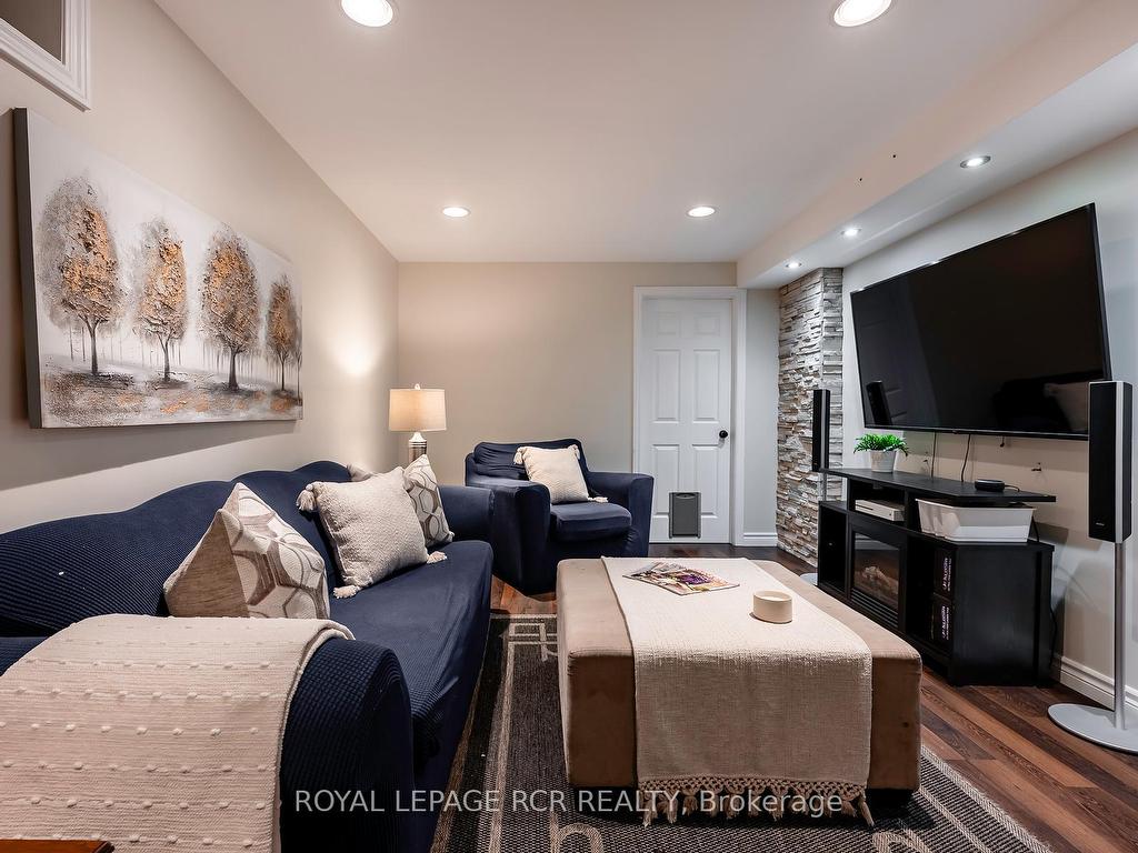 









51


Meadow

Drive,
Orangeville,




ON
L9W 4C7

