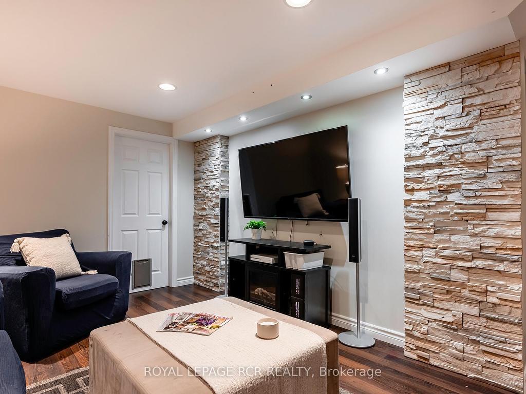 









51


Meadow

Drive,
Orangeville,




ON
L9W 4C7

