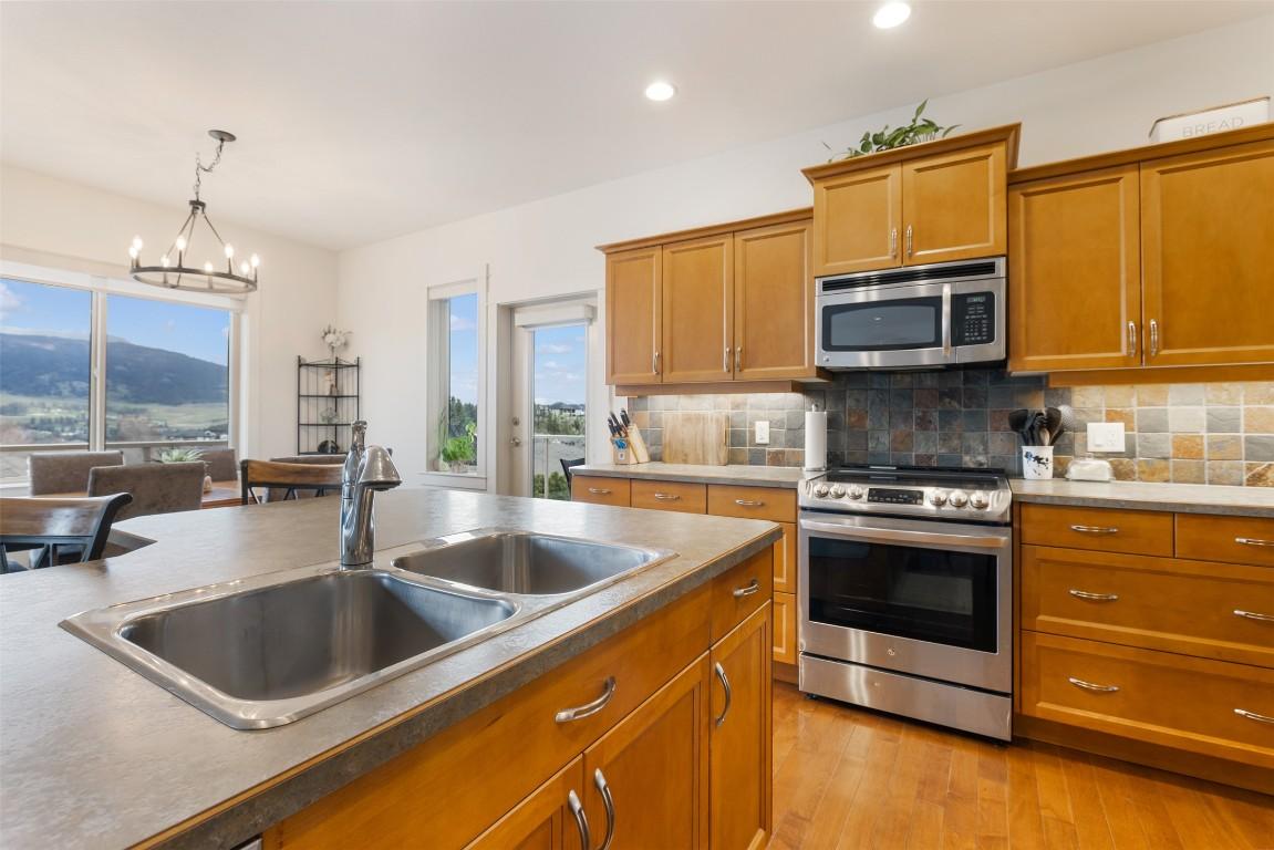 









13044


Lake Hill

Drive,
Lake Country,




BC
V4V 2P1

