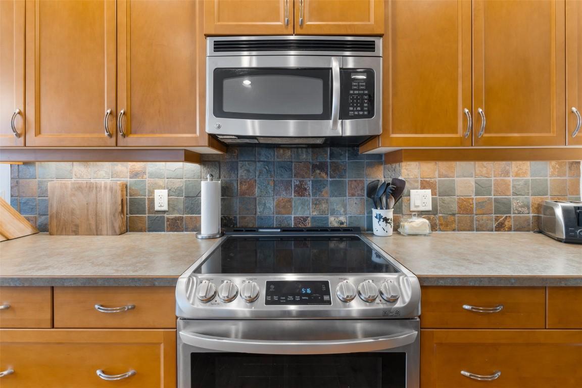 









13044


Lake Hill

Drive,
Lake Country,




BC
V4V 2P1

